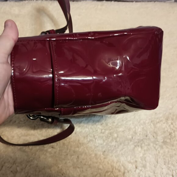 EUC ~ Coach's Patent Leather RARE Burgundy Wine Colored City Tote Bag - Picture 4 of 10